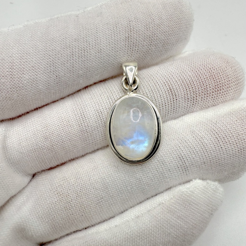 Genuine Oval Cabochon Rainbow Moonstone .925 Sterling Silver Pendant - Picture 2 of 16